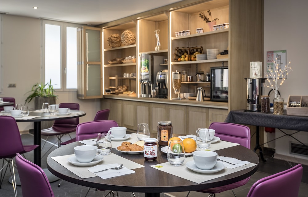 Hotel Restaurant Les 2 Rives 30/48