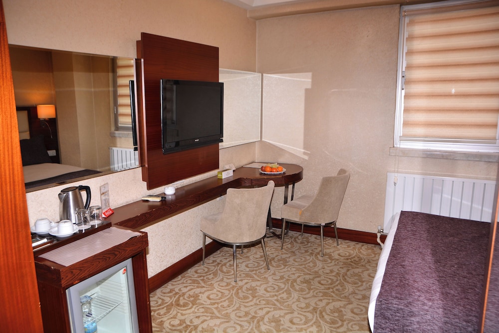 ASRIN BUSINESS HOTEL 67/73