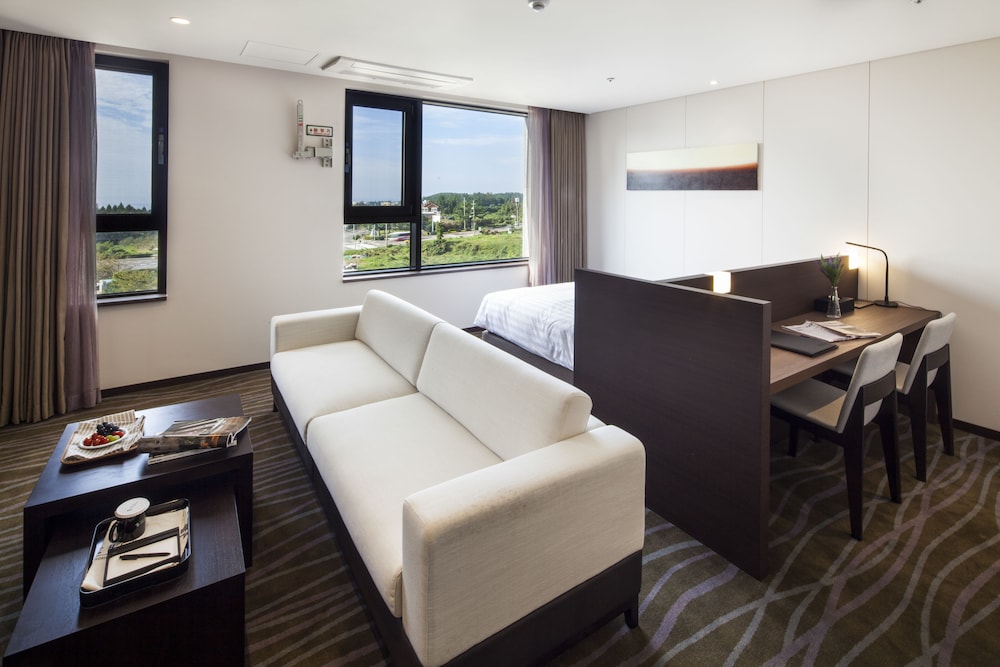 HOTEL THE BORN JEJU 34/48