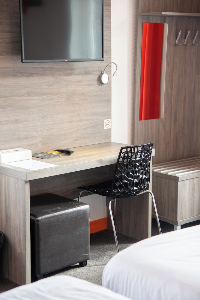 COMFORT HOTEL ACTUEL CHAMBERY CENTRE 65/71