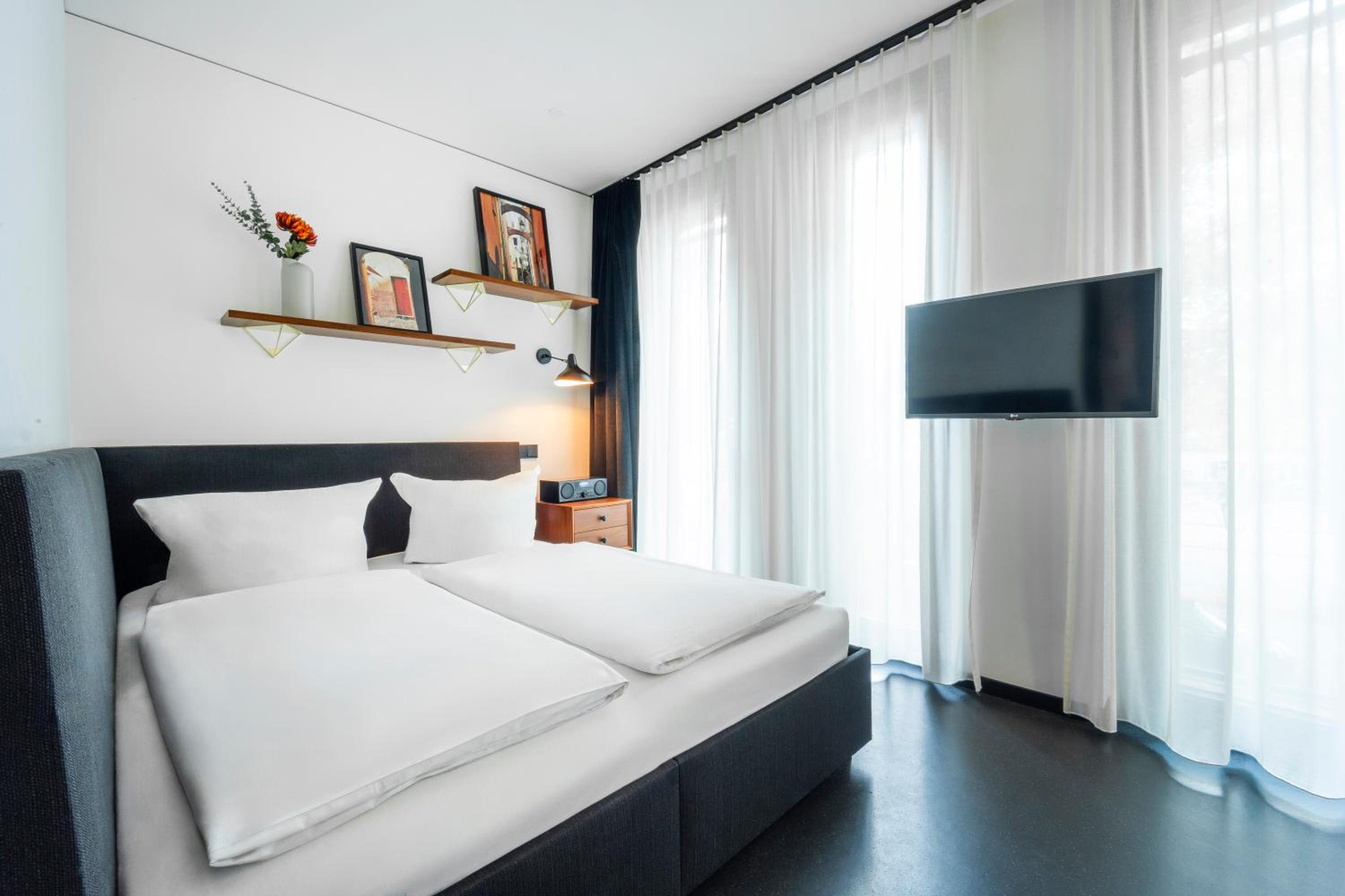 Apartment, King Bed