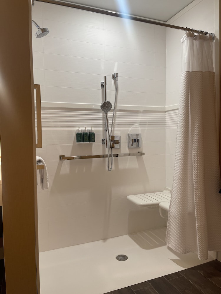TownePlace Suites by Marriott Grand Rapids Airport Southeast 42/48
