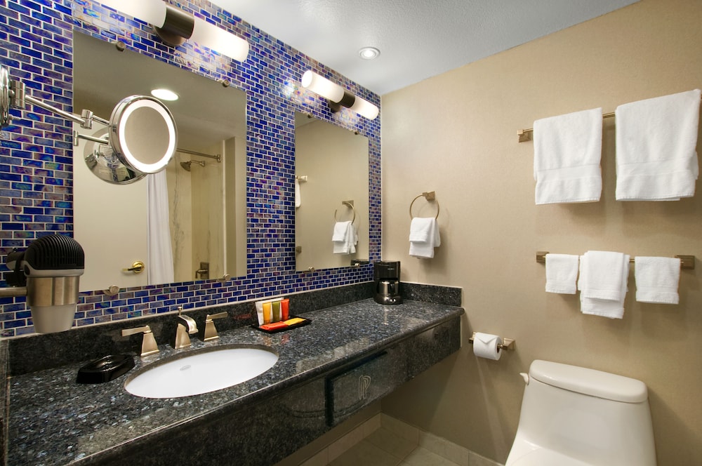 Renovated, Premium, King Bed، Ip Casino Resort Spa 6/10