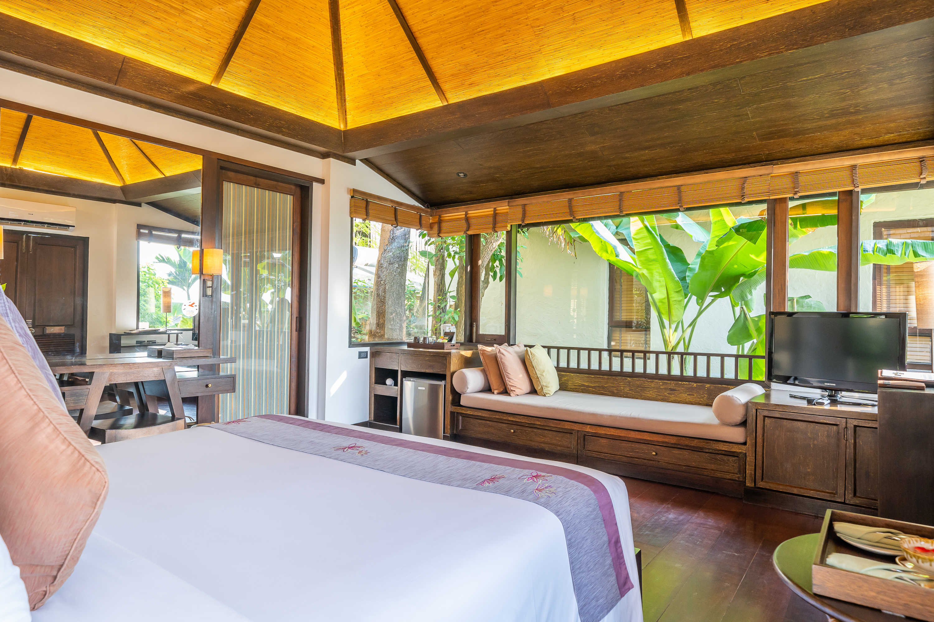 Deluxe Cottage Hillside, Le Vimarn Cottages And Spa 4/7