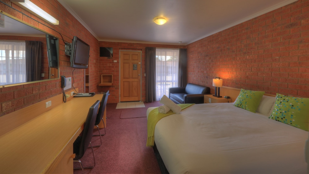 Pevensey Motor Lodge 34/52