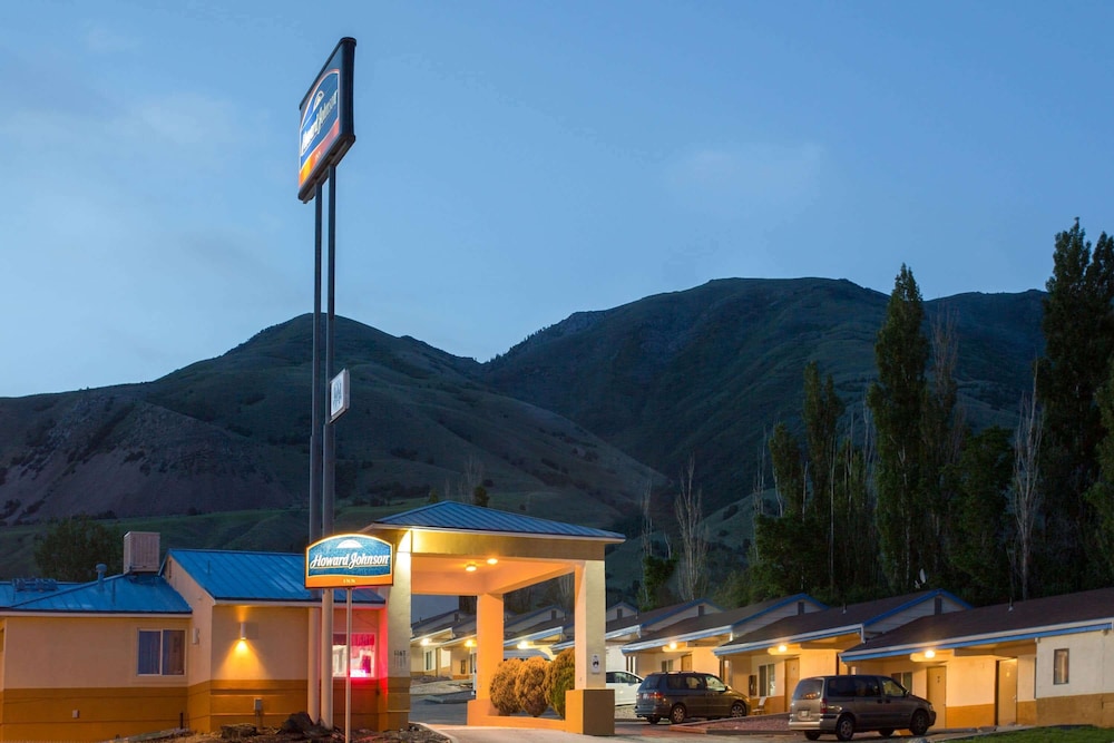 Howard Johnson By Wyndham Brigham City 3/16
