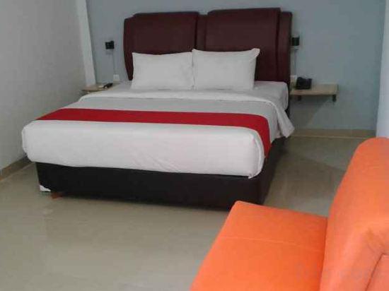 MJ s Hotel 13/25