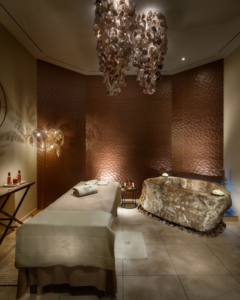 Royal River Luxury Hotel (Adults Only +16) 32/75