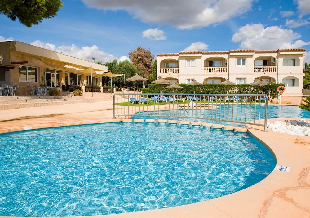 Apartamentos Sol Romantica by DOT Suites 22/57