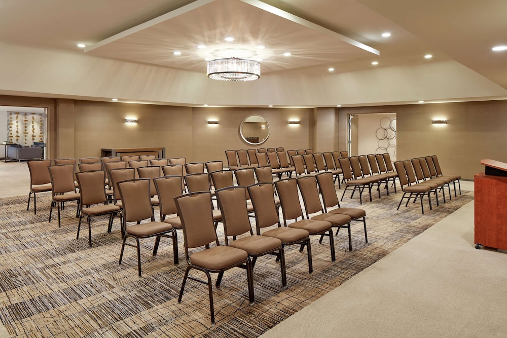 Hilton Garden Inn San Diego Mission Valley Stadium 46/67