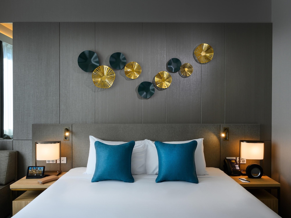 DELUXE, 2 DOUBLE BEDS