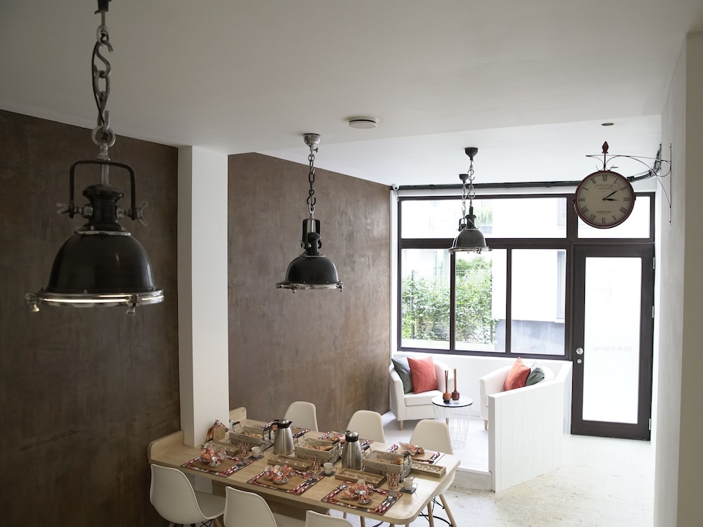 B & B Be in Brussels 22/23