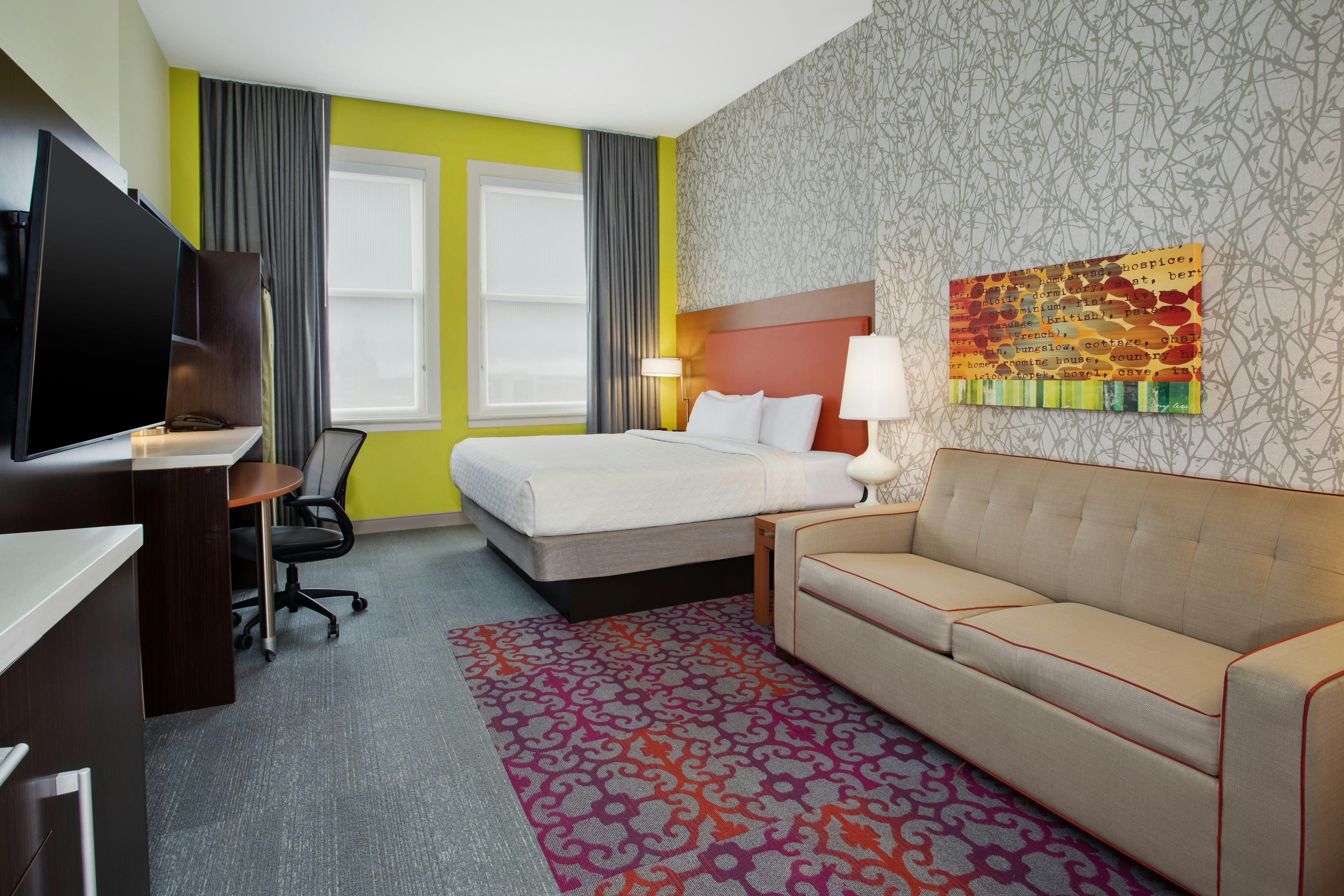 STUDIO, SUITE, KING BED