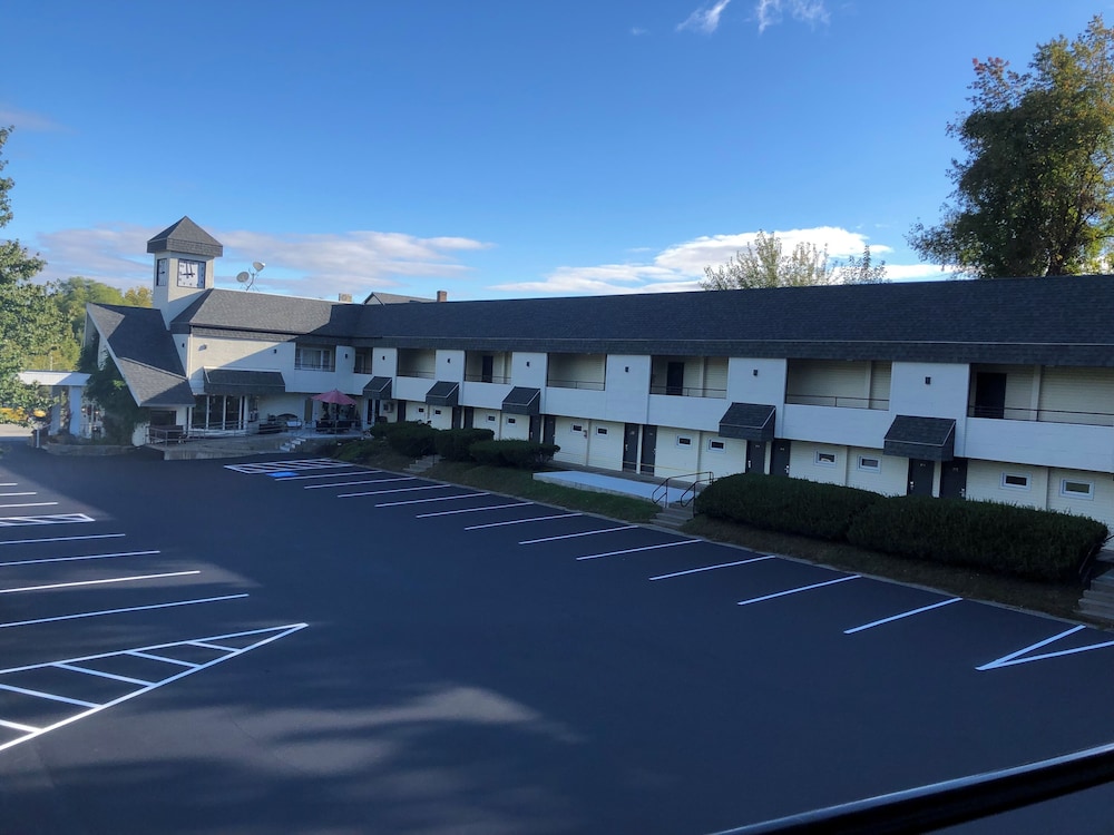 Black Mountain Inn 57/63
