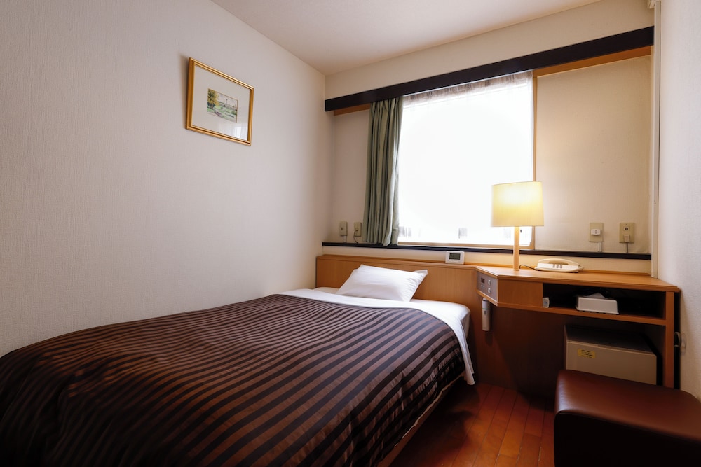 Osaka Castle Hotel 17/73