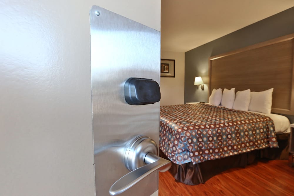 Hotel 414 Anaheim 15/66