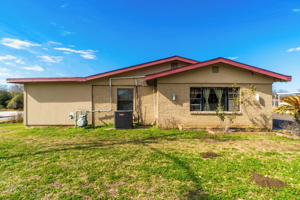 OYO Hotel Beeville US 181 1/64