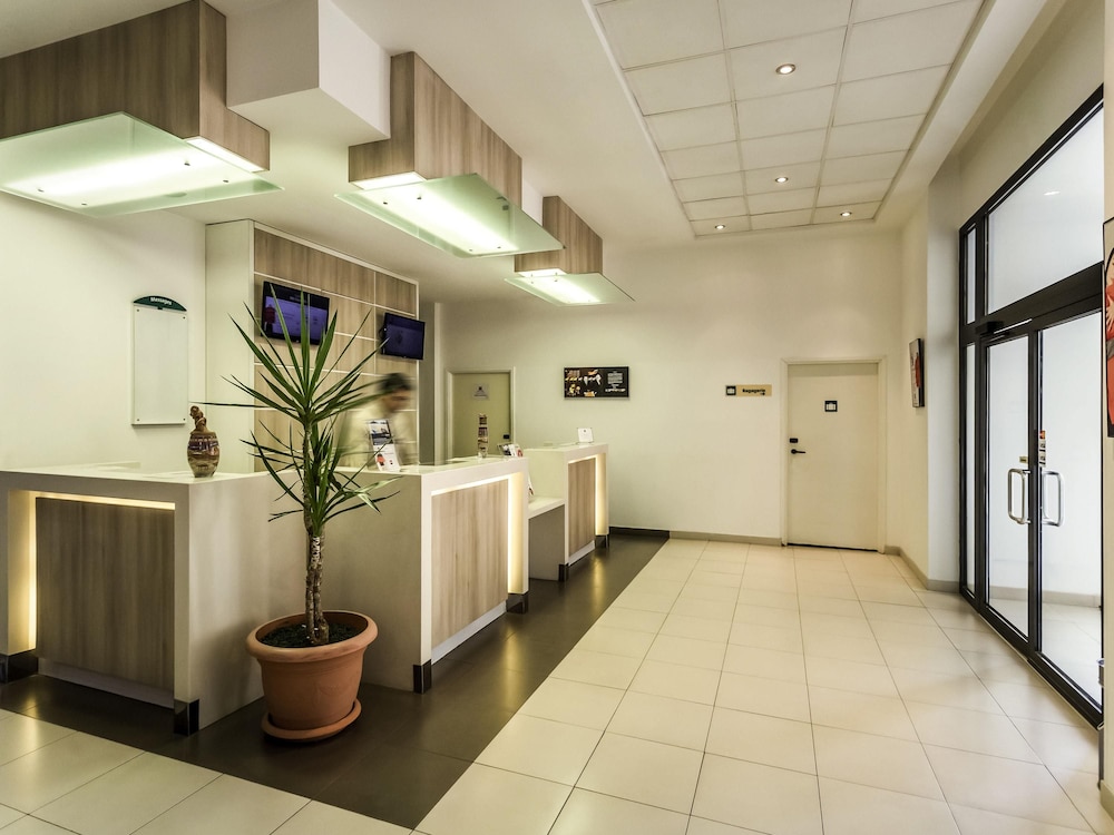 Lobby at Ibis Tlemcen, TLEMCEN