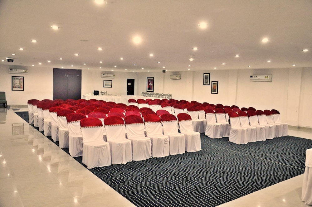 Hotel Clarks Collection Bhavnagar 45/50
