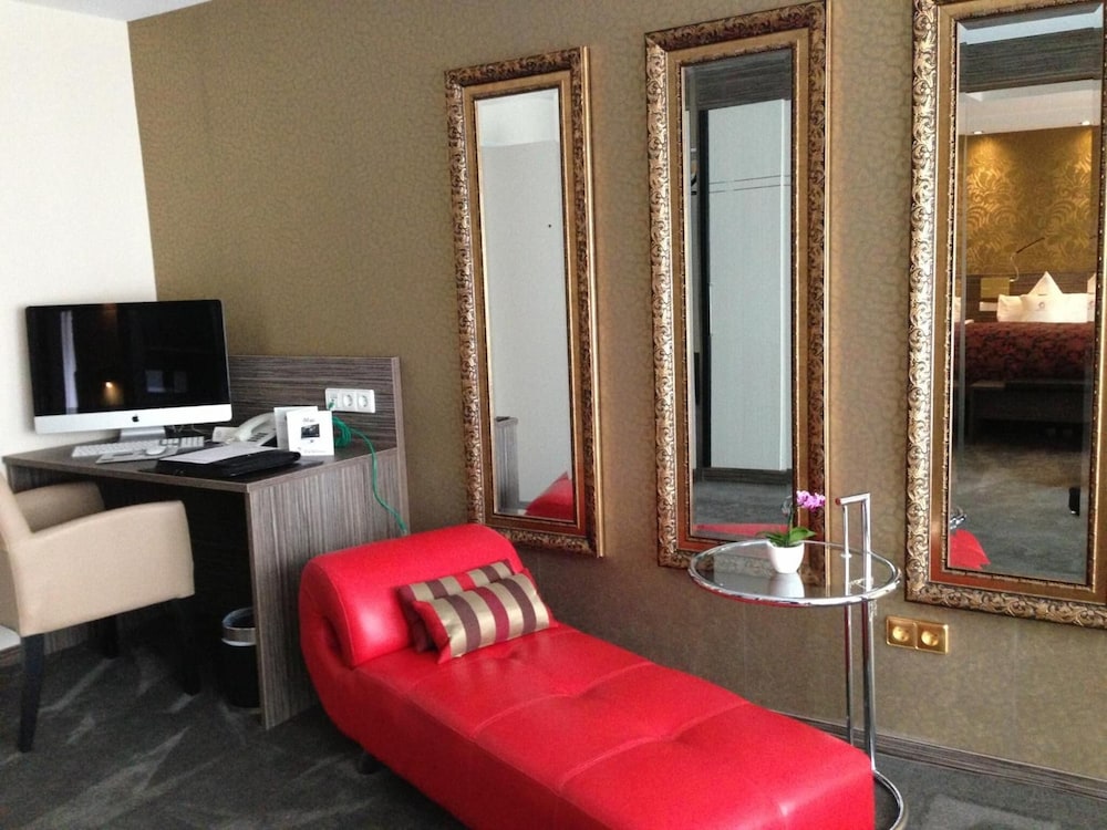 Best Western Premier Hotel An Der Wasserburg 35/68