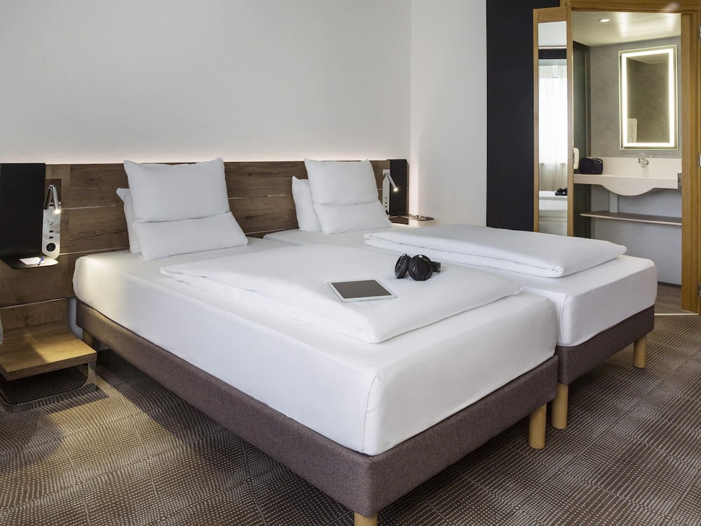 NOVOTEL LAUSANNE BUSSIGNY 17/75