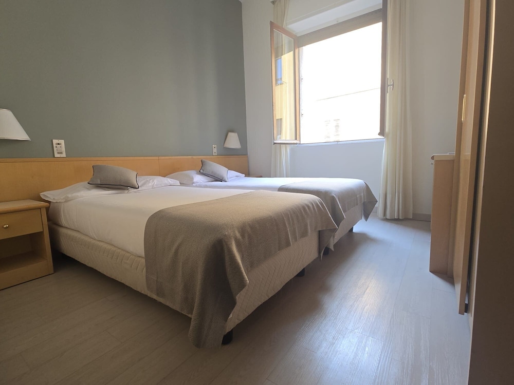 Sant Ambroeus Hotel 14/57
