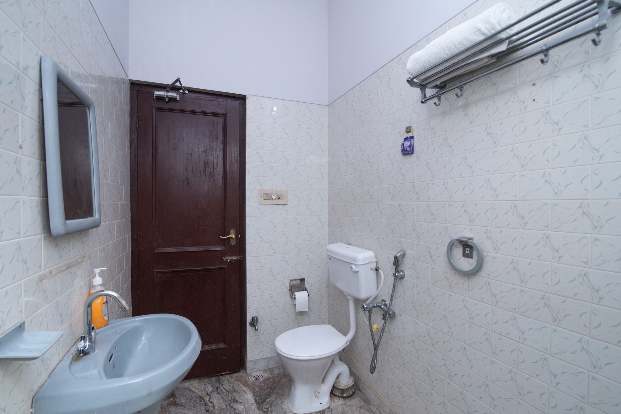 MIXED DORM, 8 BEDS, SHARED BATHROOM