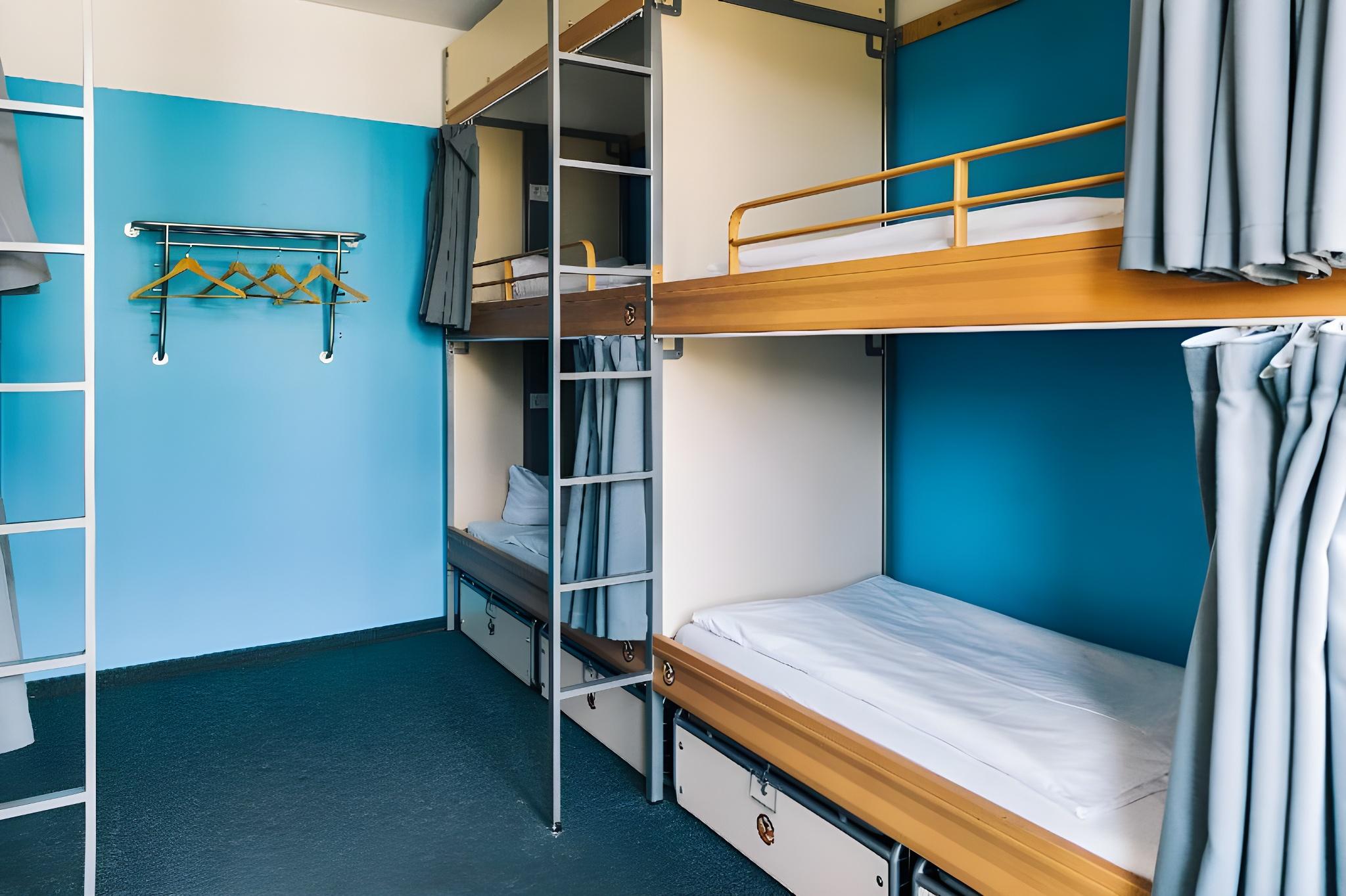 Mixed Dorm, 12 Beds, Shared Bathroom