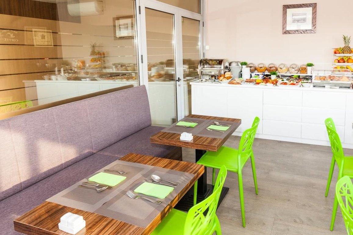 Adresa Suites 6/9
