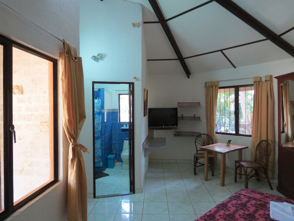 Alonaland Resort Apartelle 31/50