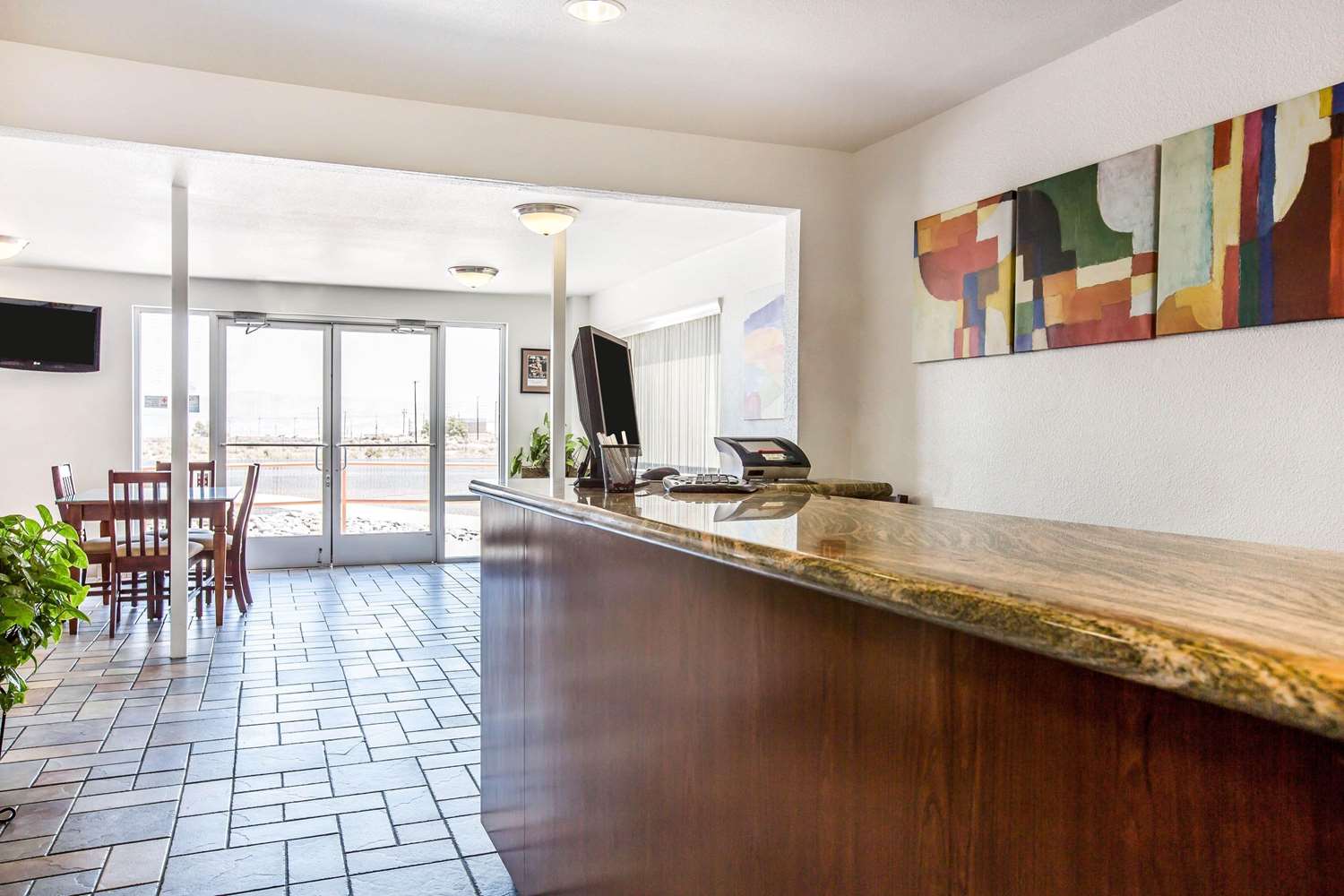 Days Inn by Wyndham Ridgecrest near China Lake Naval Station 6/14