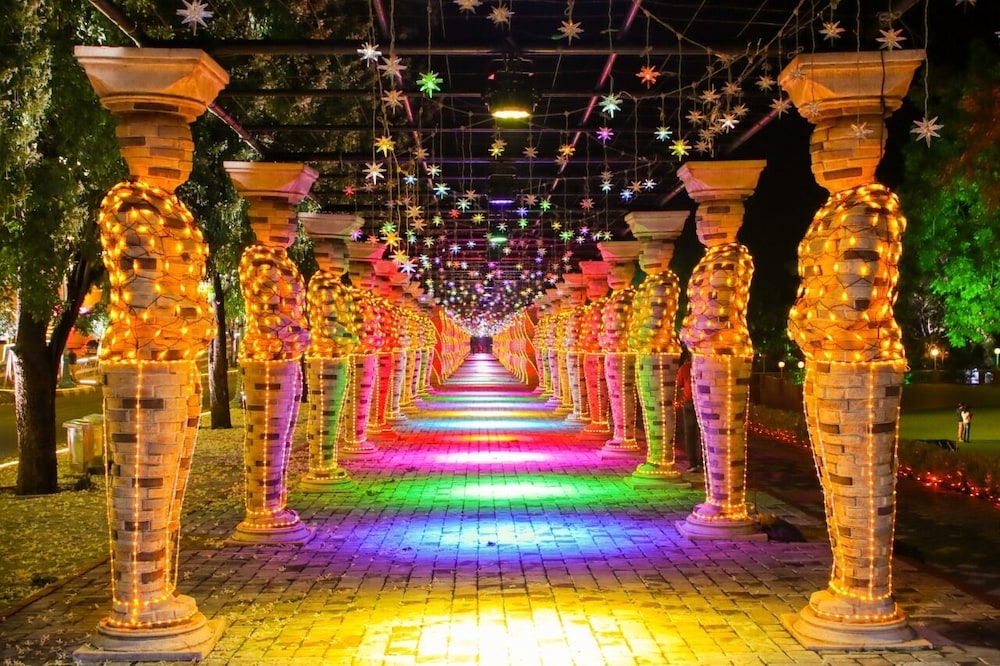 Tara Comfort Hotel Ramoji Film City 30/33
