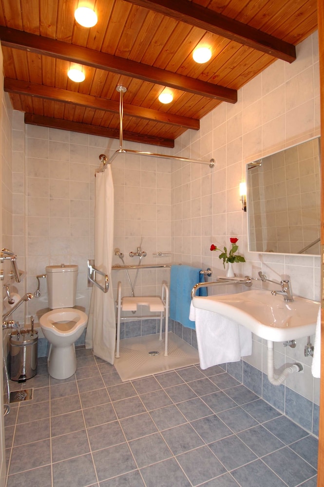 Eria Resort Accessible Holidays 32/33