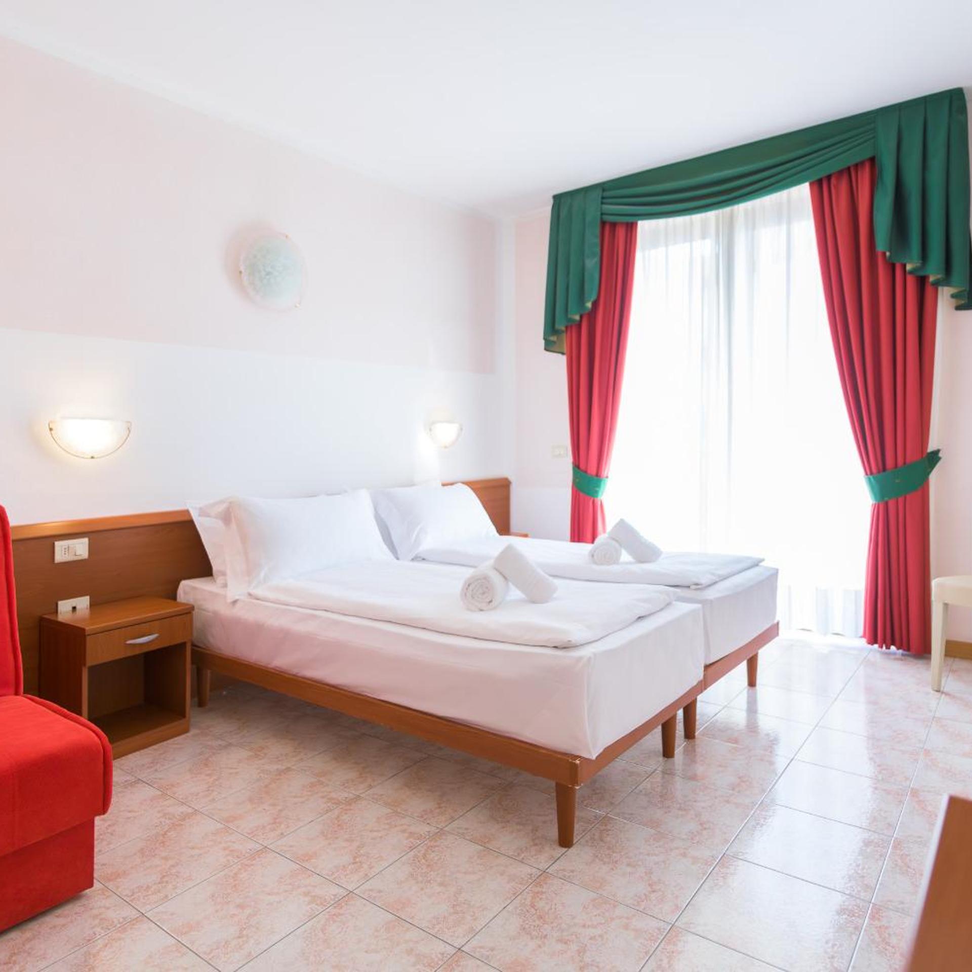 Room, Triple, Lake View