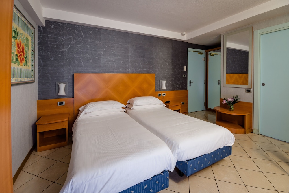 Albergo Centrale Bologna 27/79
