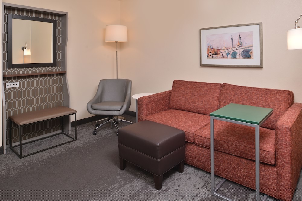 Holiday Inn Hotel And Suites Raleigh Cary I 40 Walnut St 30/68
