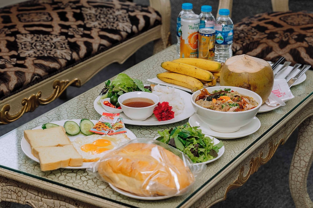 Classic Hoang Long Hotel 48/65