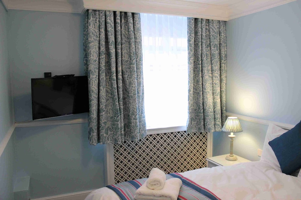St Margarets Hotel 54/68