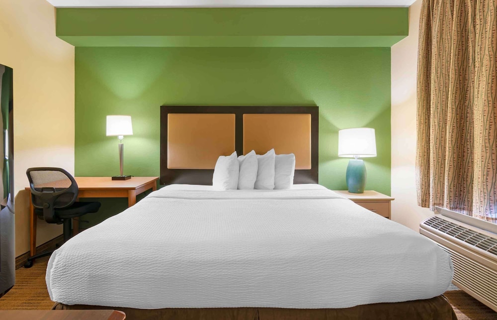 Extended Stay America- Kansas City - Overland Park - Metcalf 18/53