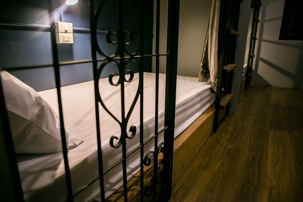 Silom Space Hostel 56/72