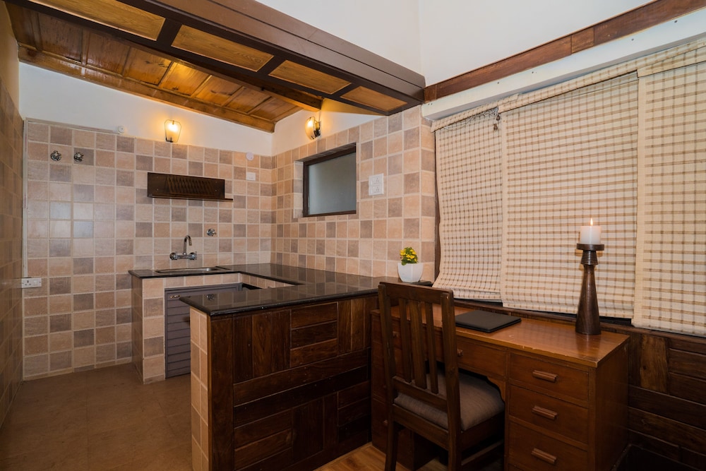BHIKAMPUR LODGE 43/50