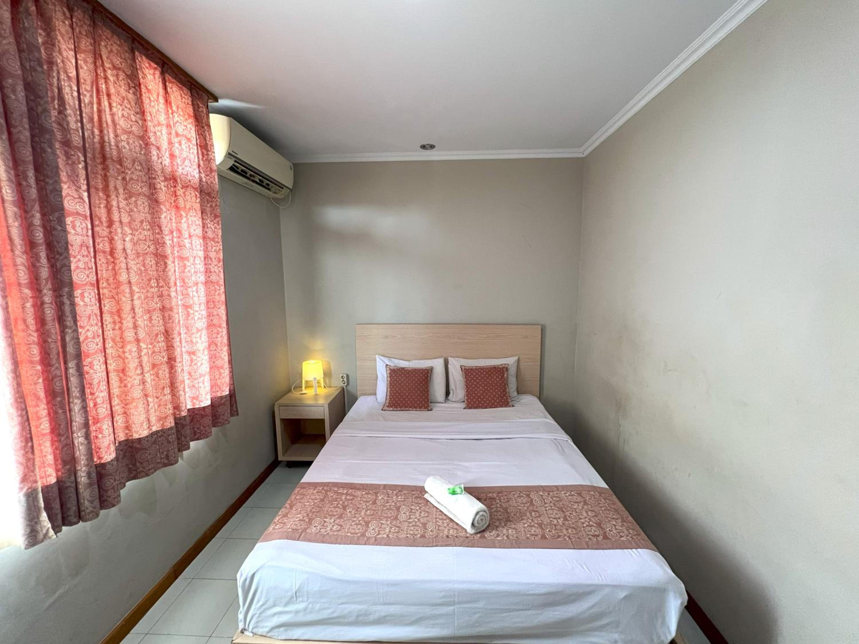 OYO 3819 Hotel Winotosastro 3/33