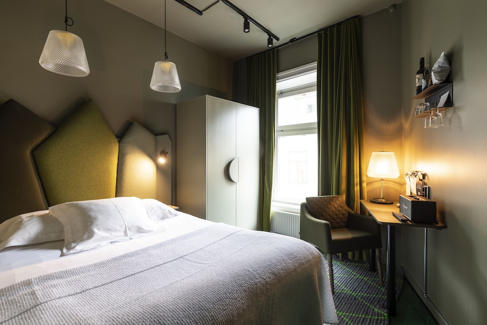 Hotel Flora 20/50