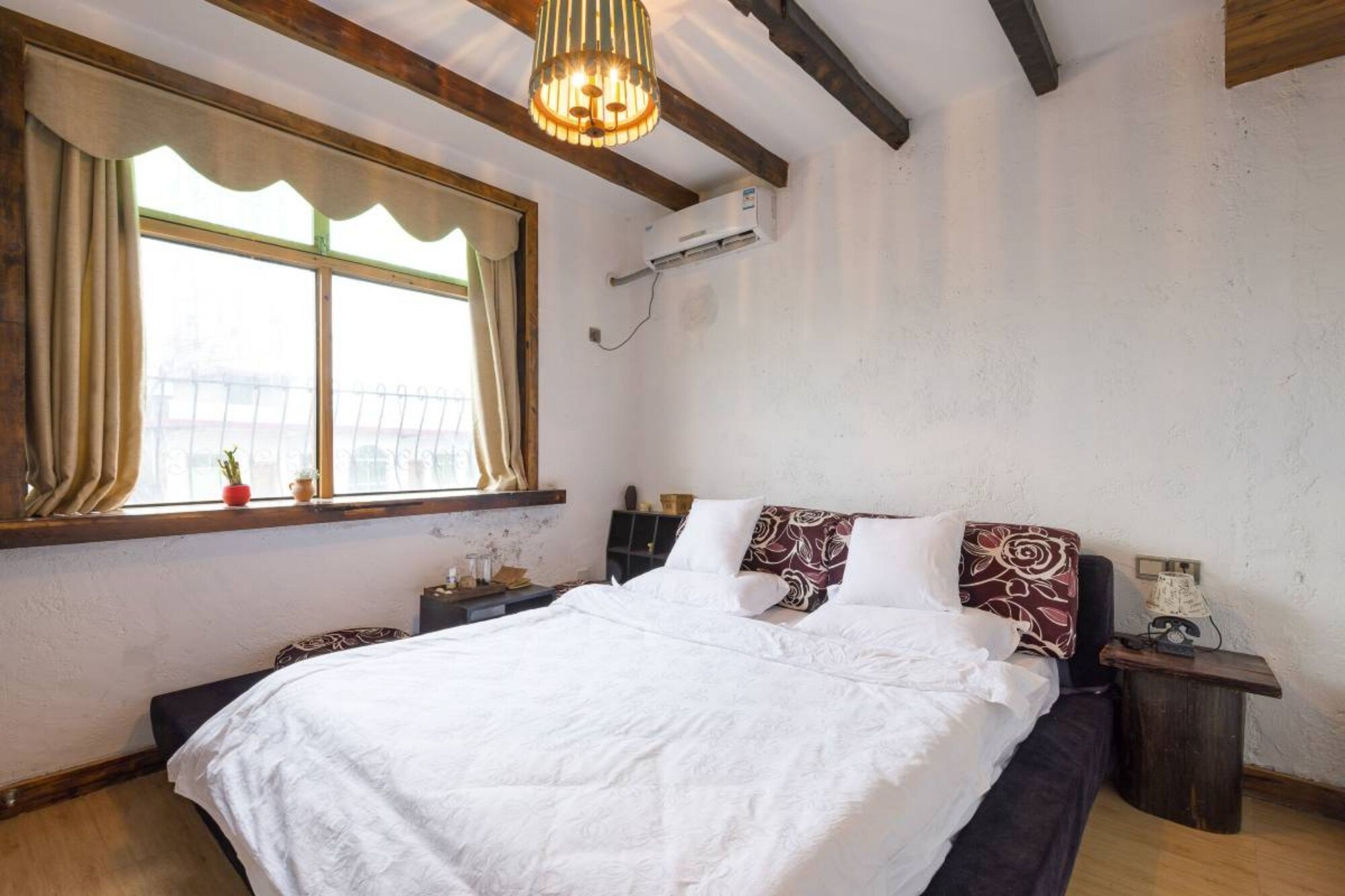 2 BEDROOMS, SUITE