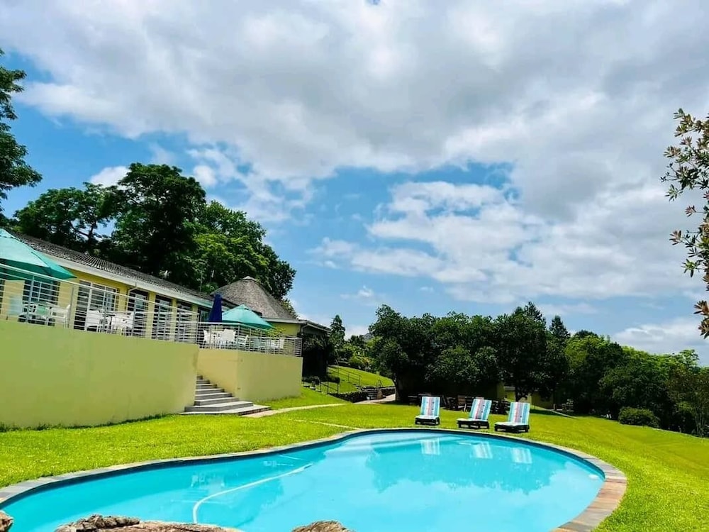 Emafini Country Lodge 51/57