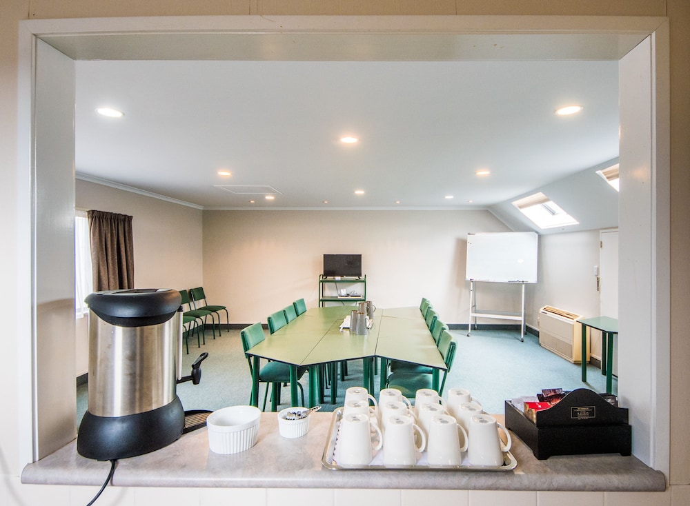 Bay Palm Motel 23/50
