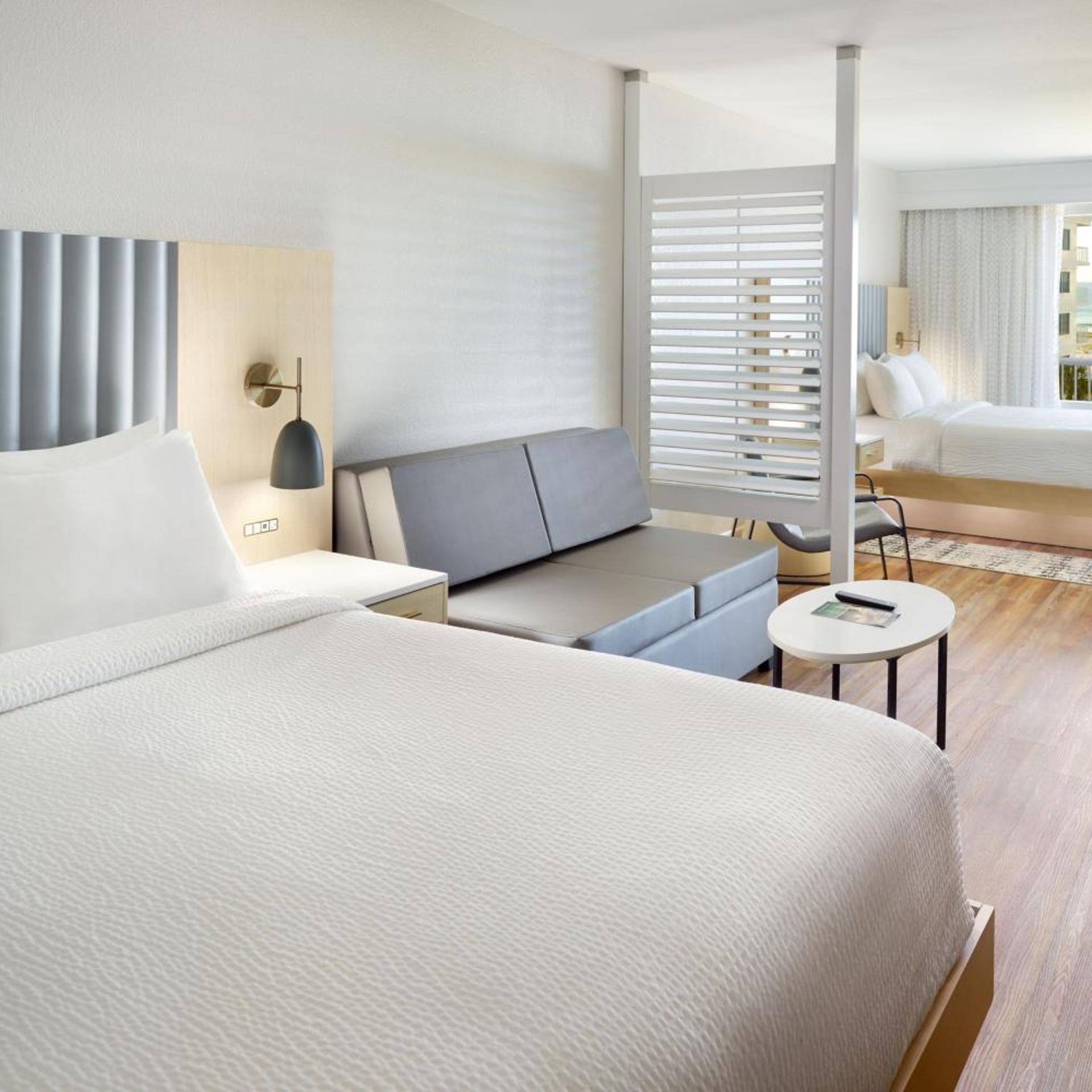 Studio, Queen Bed, Gulf View, Balcony