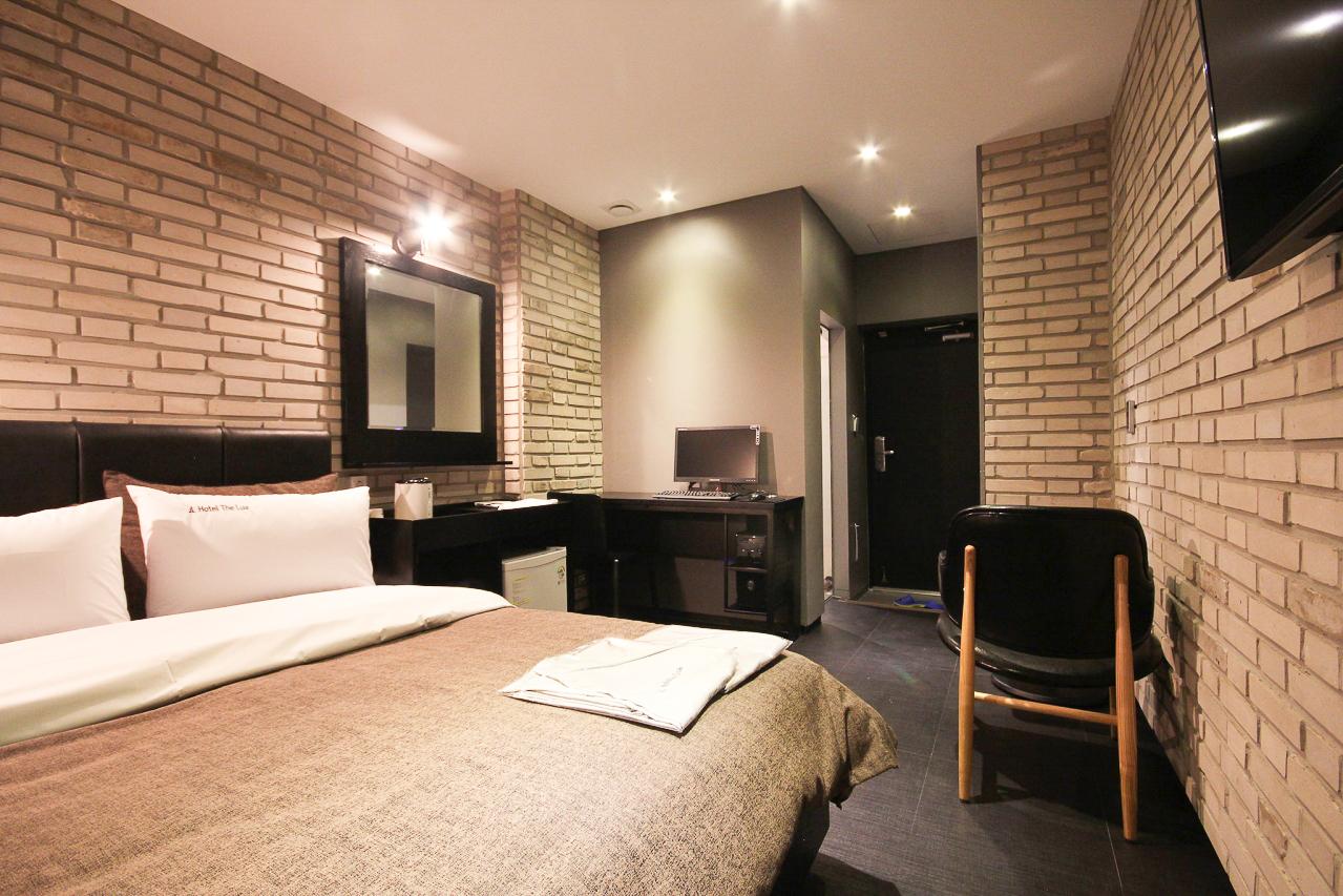 Standard, Double Bed, Pool Access