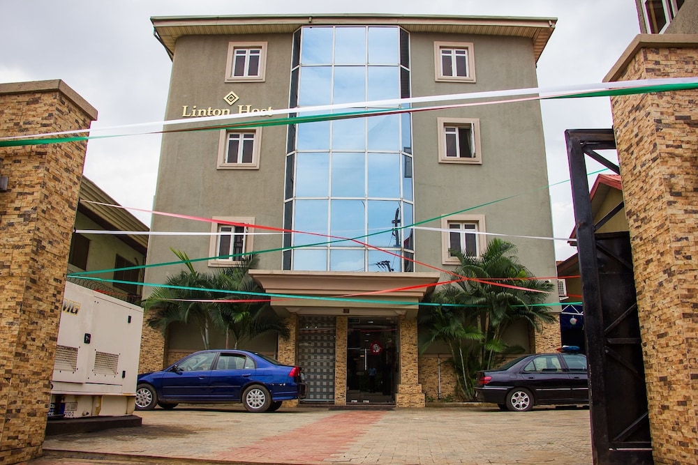 Linton Host Hotel 写真1