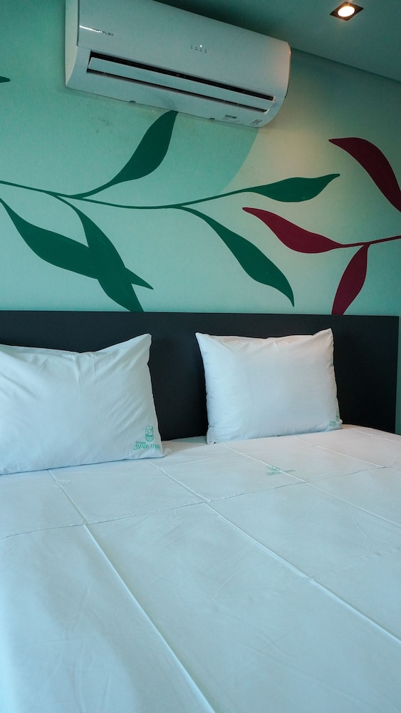 Luxury, 1 Queen and 1 Single Bed, Murphy Bed